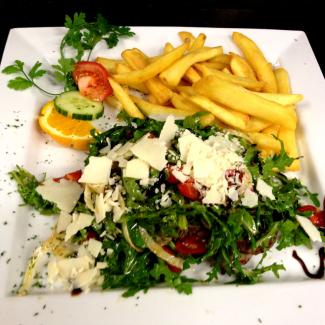 Entrecôte grillée à la rucola et copeaux de parmesan