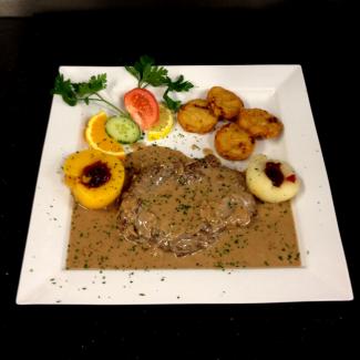 Filet de biche sauce grand veneur