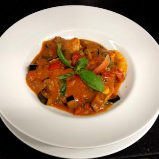 Ravioli aux aubergines et à la sauce tomate